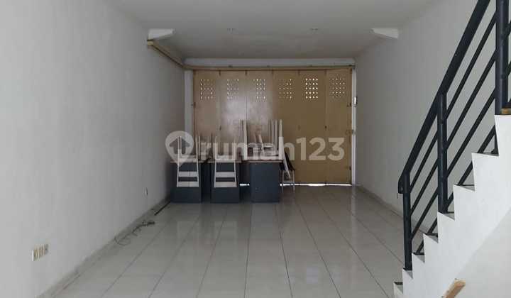 Strategic Ready-to-Use Shophouse in Sayap Pelajar Pejuang Near Buahbatu 2