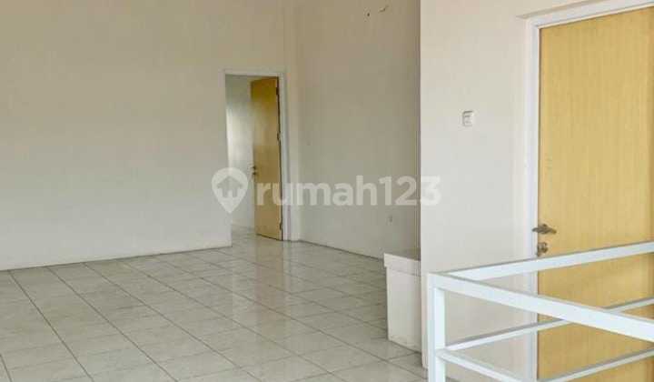 Ruko 3 Lantai Strategis di Mainroad Buabatu Bandung