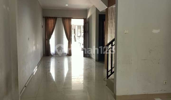 2-Storey Ready-to-Occupy House in Cherry Field 2-Storey Ready-to-Occupy House in Cherry Field