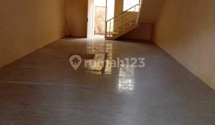 Ready-to-Use 3-Storey Strategic Shop House in Antapani, Bandung 1