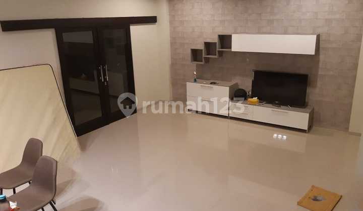 Ready-to-Occupy House in Singgasana Mekar Wangi Bandung 1