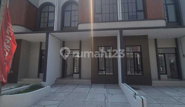 Rumah Baru Mezanine Cantik Siap Huni di Soreang