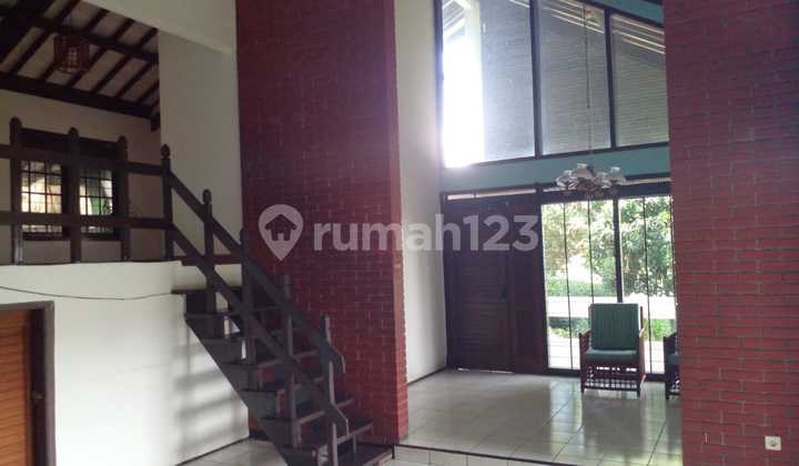 Corner House Villa Feel in Setrasari Near Pasteur Toll Road, Bandung 2