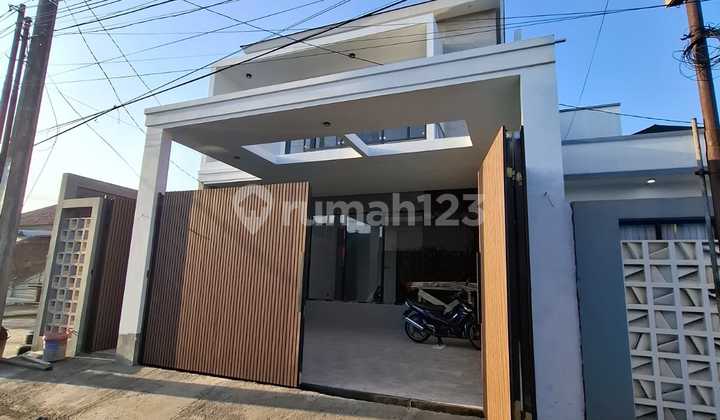 New Luxury Contemporary Design House in Riung Bandung
