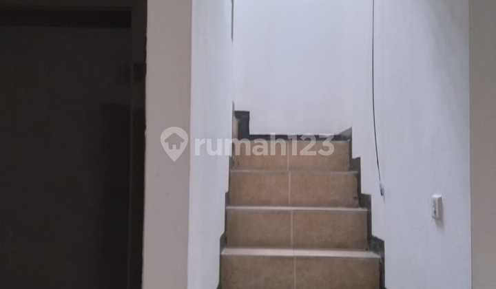 Ready-to-Occupy House in Kembar Sayap BKR Near Buah Batu Bandung Ready-to-Occupy House in Kembar Sayap BKR Near Buah Batu Bandung