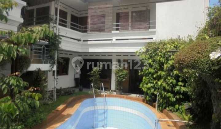 Rumah Terawat Asri Ada Kolam Renang dan Kost di Sayap Dago Rumah Terawat Asri Ada Kolam Renang dan Kost di Sayap Dago