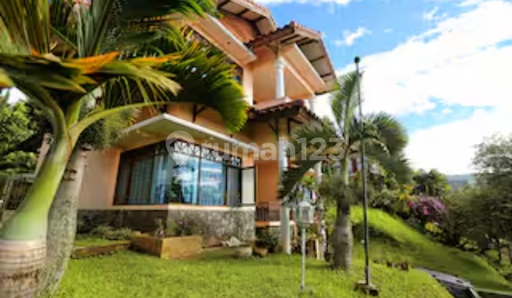 Luxury Fully Furnished House with City View at Dago Pakar Resort 2