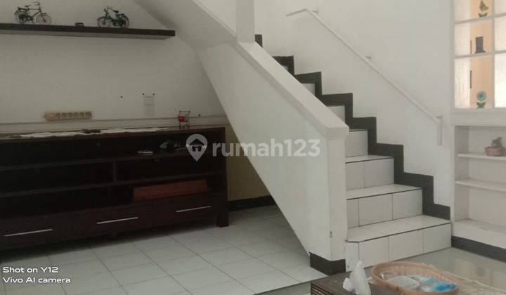 Rumah Dua Lantai Nyaman Terawat di Komplek Antapani Bandung 2