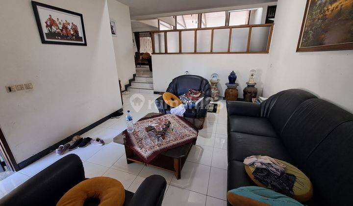Rumah Luas Asri di Sukahaji Setrasari Bandung 2