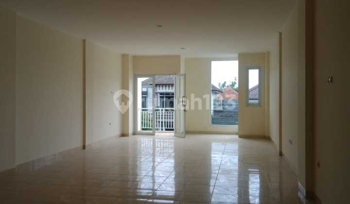 New 3-Story Shophouse at Sayap Pelajar Pejuang, Bandung 2