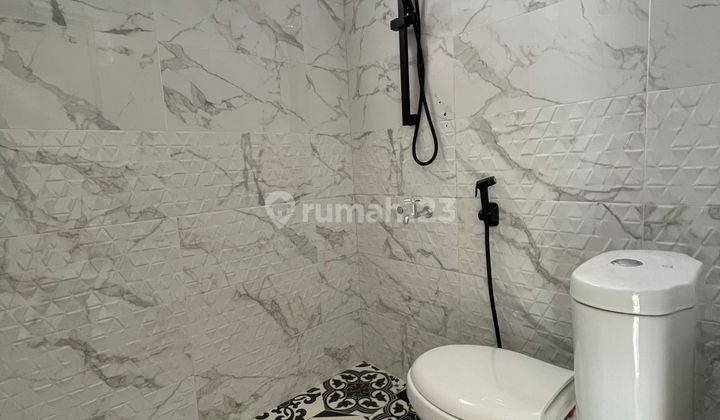 Rumah 2 Lantai SHM di Ciwastra Bandung