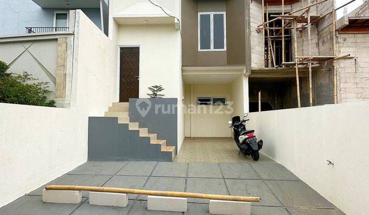 Rumah 3 Lantai Rooftop Dan Taman Belakang di Dekat Taman Kota Cilangkap Jakarta Timur 2