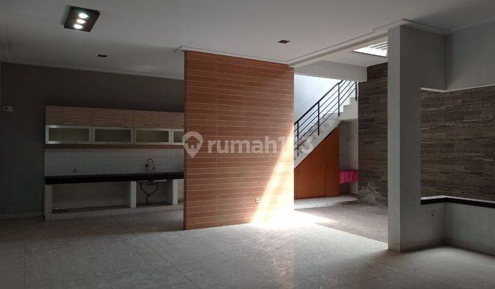 Jual rumah hoki di Singgasana Pradana 2