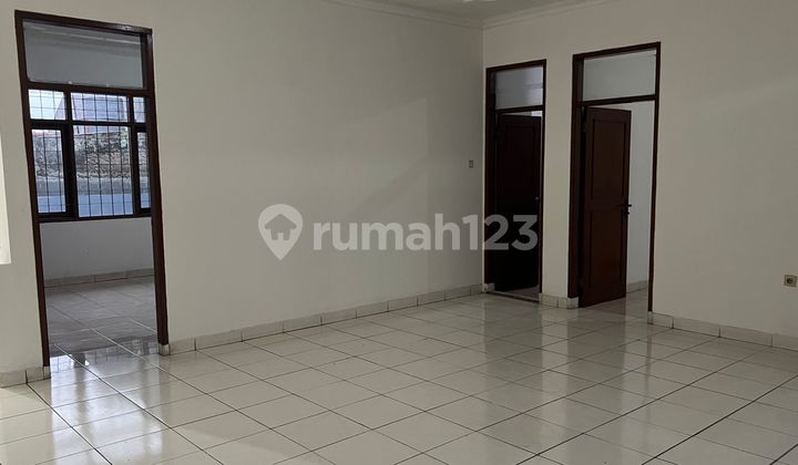 Disewakan Rumah di Komplek THI 2