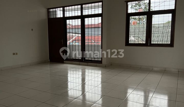 Disewakan Rumah di Komplek THI 1