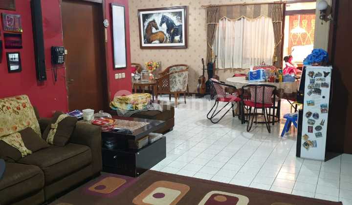 Dijual Rumah di Jalan Turangga