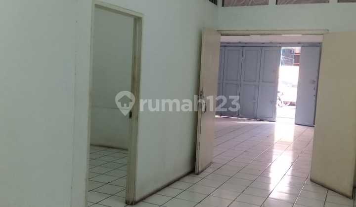 For Rent: Sudirman Shop House For Rent: Sudirman Shop House