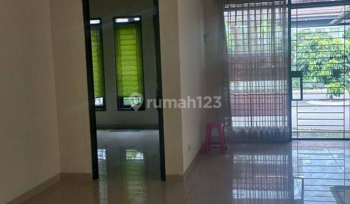 Jual rumah cantik di singgasana pradana 1