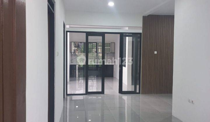 Dijual Rumah di Jalan Galaksi 1