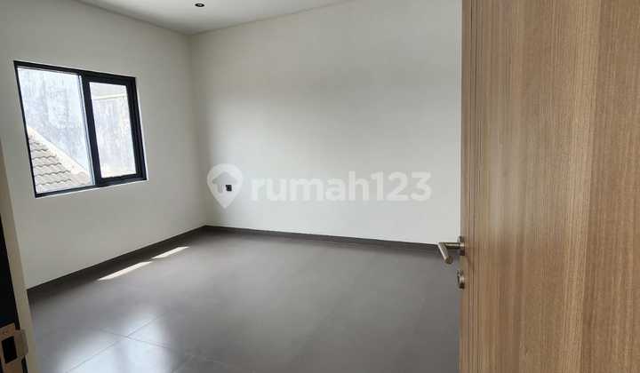 Jual Rumah 2 Lantai di Taman Rahayu Bandung 2