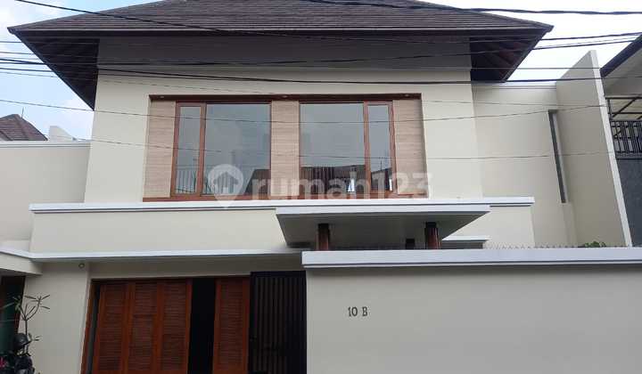 Jual Rumah Bagus Ada Pool di Daerah Cipete, Jaksel