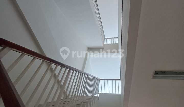 Ready-to-Use Shop House at Emerald Avenue Shop Houses, Bintaro Jaya Sector 9 2