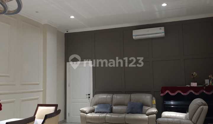 Ready-to-use Shop House on Jl Sultan Iskandar Muda, Pondok Indah, South Jakarta 1