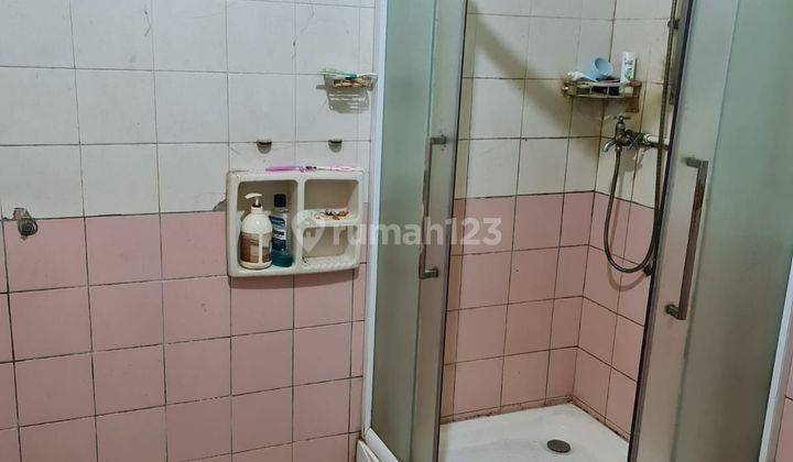 RUMAH DALAM KOMPLEKS  DI BUARAN 9