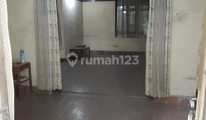 Rumah lama terawat di sayap Riau Bandung 2