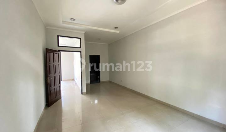 Ready-to-occupy house in Batununggal Indah Estate 2