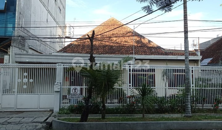 Rumah klasik terawat 1 lantai SHM sayap riau Rumah klasik terawat 1 lantai SHM sayap riau