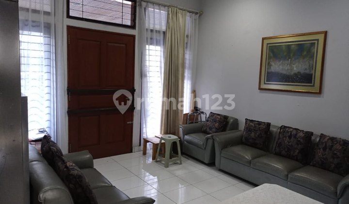 Well-maintained classic one-story house with SHM, Riau wing. 2
