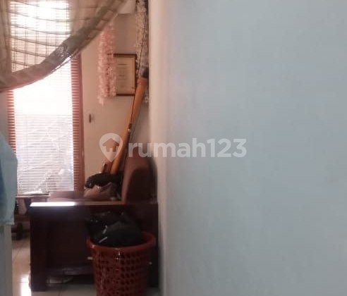 Rumah murah terawat di komplek griya caraka Arcamanik 2