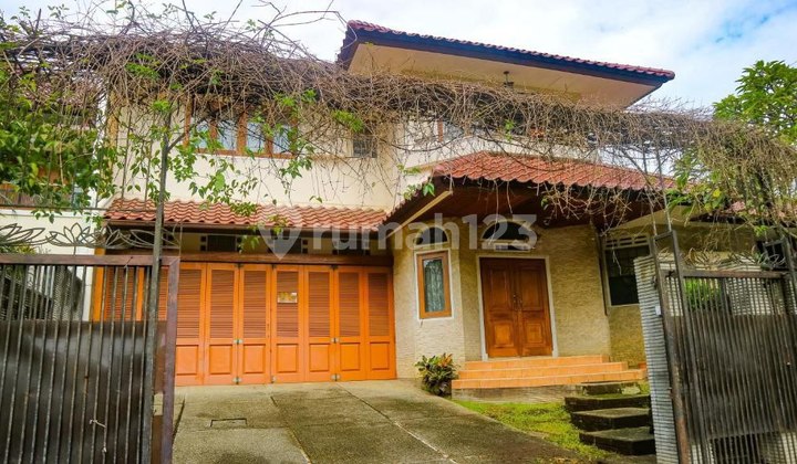 RUMAH VILLA BAGUS ARSITEKTUR BALI DI DAGO 2