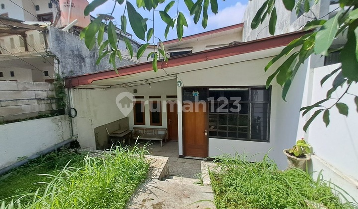 Rumah Lama Hitung Tanah Di Sarijadi Bandung Rumah Lama Hitung Tanah Di Sarijadi Bandung