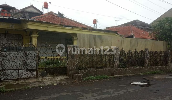 Rumah lama hitung tanah sangat murah di bawah NJOP di muara sari
