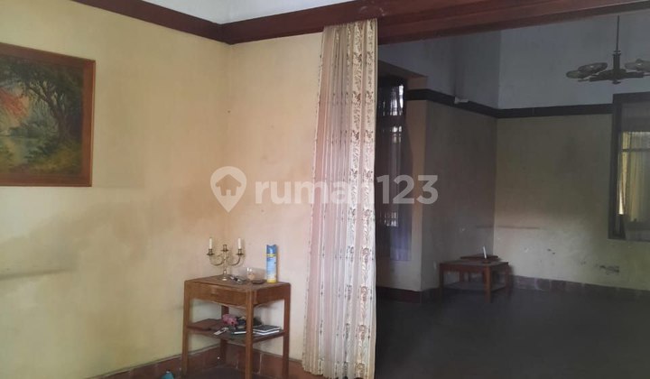 Rumah lama terawat di sayap Riau Bandung