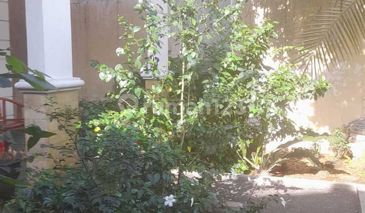 For Sale House Near Kebayoran Lama Station in Cidodol, South Jakarta 2