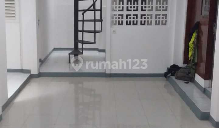 For Salle Rumah Lama Di Senopati Kebayoran Baru Jakarta Seltaan 2