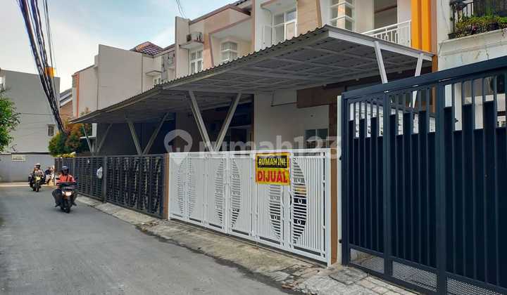 For Sale Ready-to-Occupy House D Gandaria South Jakarta 2