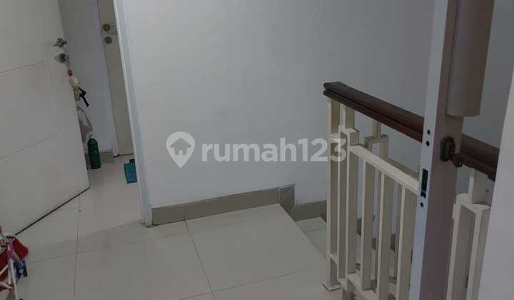 Dijual Rumah Siap Huni Dalam Cluster The Royal Cibubur Jakarta Selatan 2