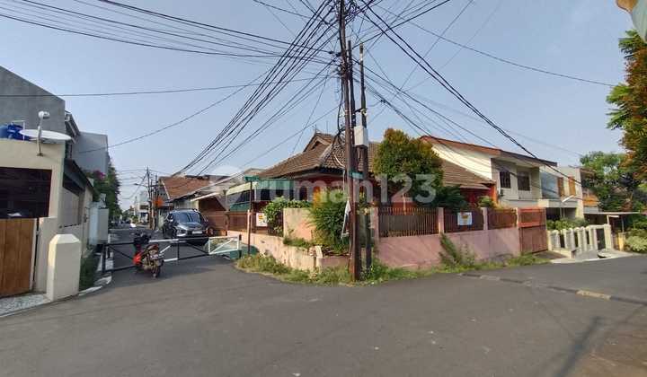 For Sale Ready-to-Occupy House in Duren Sawit, South Jakarta