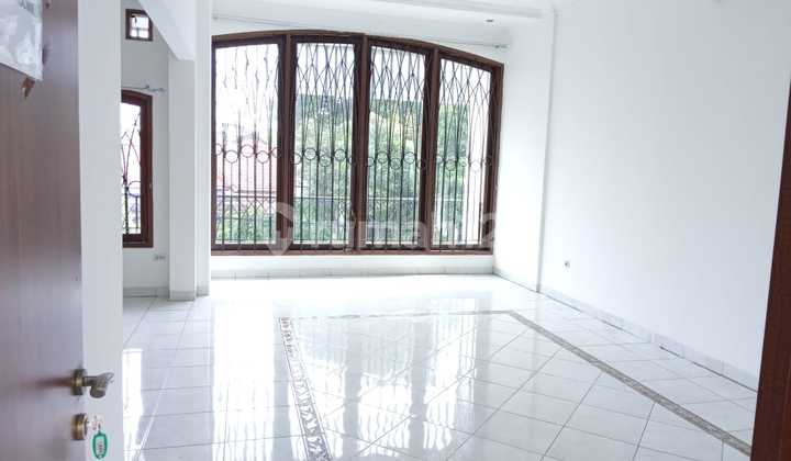 Disewakan Rumah D Menteng Jakarta Selatan  1