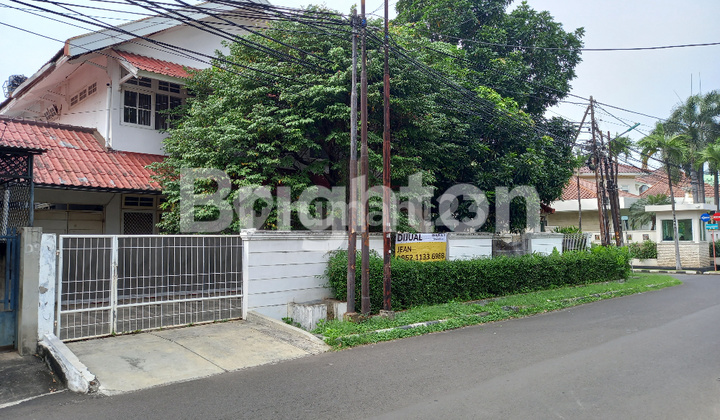 RUMAH HOEK DI TOSIGA KEMANGGISAN JAKARTA BARAT