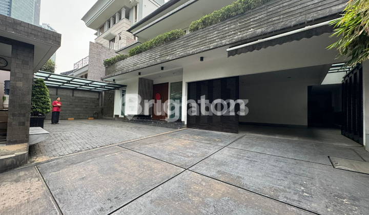 RUMAH MEWAH 2 LANTAI DI MENTENG JAKARTA PUSAT