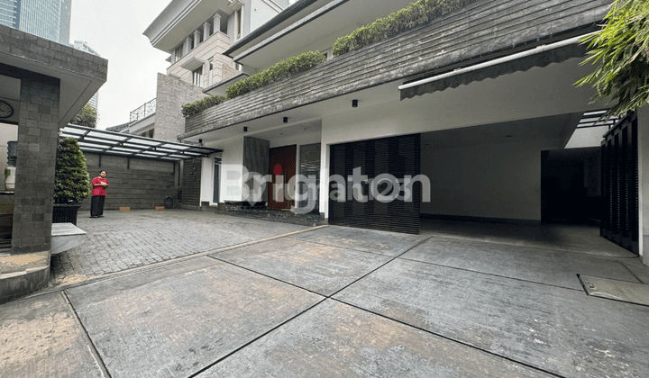 RUMAH MEWAH 2 LANTAI DI MENTENG JAKARTA PUSAT 1