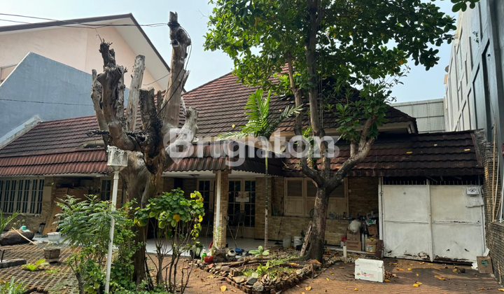 RUMAH TINGGAL LOKASI STRATEGIS DI MENTENG JAKARTA PUSAT DEKAT SARINAH, WAHID HASYIM, TANAH ABANG 2