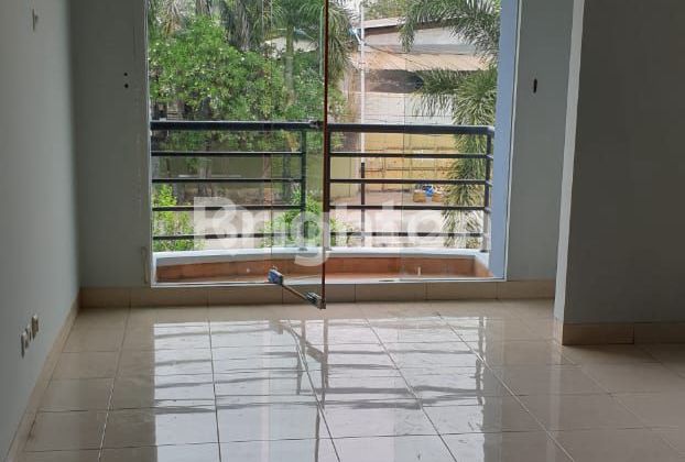 Rumah Sunter Mediterania Jakarta Utara-2 Lantai Full & Siap Huni