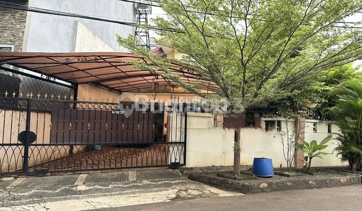 RUMAH 2LT HOEK DI KELAPA GADING
