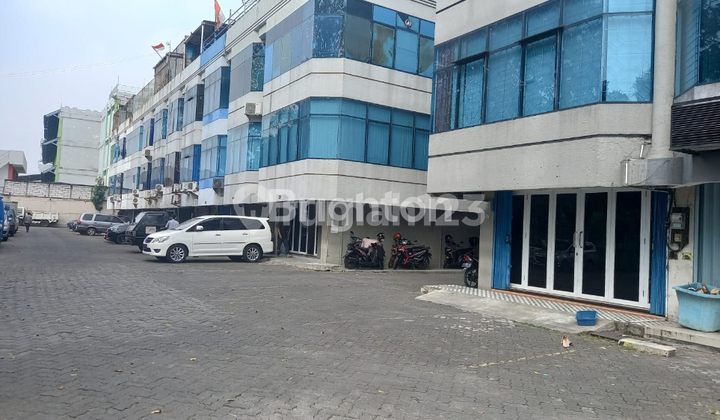 RUKO GANDENG 3 DI KOMPLEK GREENVILLE, GOLDENVILLE JAKARTA BARAT PARKIRAN LUAS